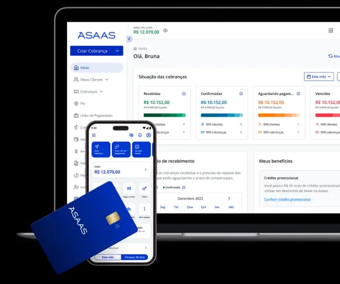 Notebook exibindo a interface do Asaas. À frente do notebook, um smartphone com o aplicativo do Asaas na tela inicial e um cartão azul Asaas.