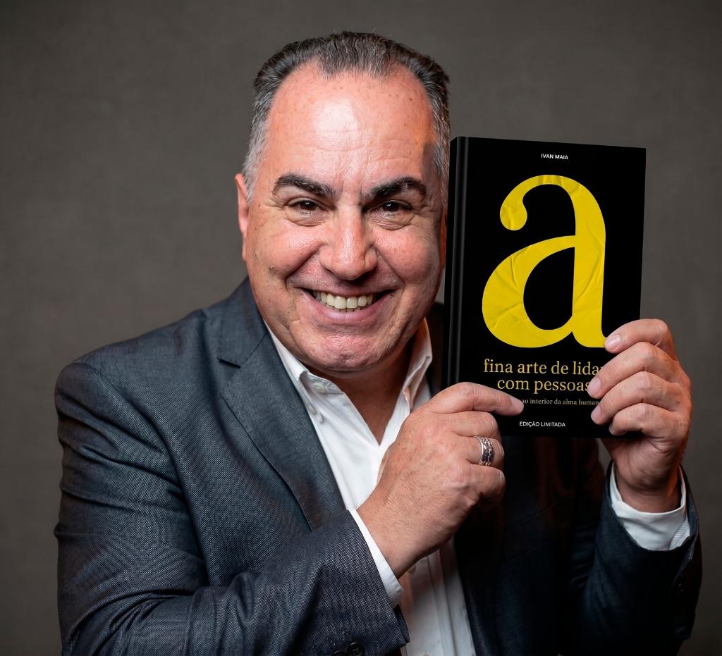 Logotipo FABRICA DE GENTE FELIZ TREINAMENTO E DESENVOLVIMENTO PESSOAIS E EMPRESARIAIS LTDA